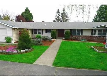 2418 Country Club Dr photo 1