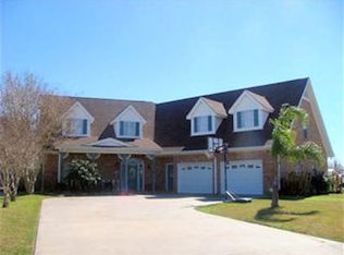 3153 Ronshire St, Port Neches, TX 77651