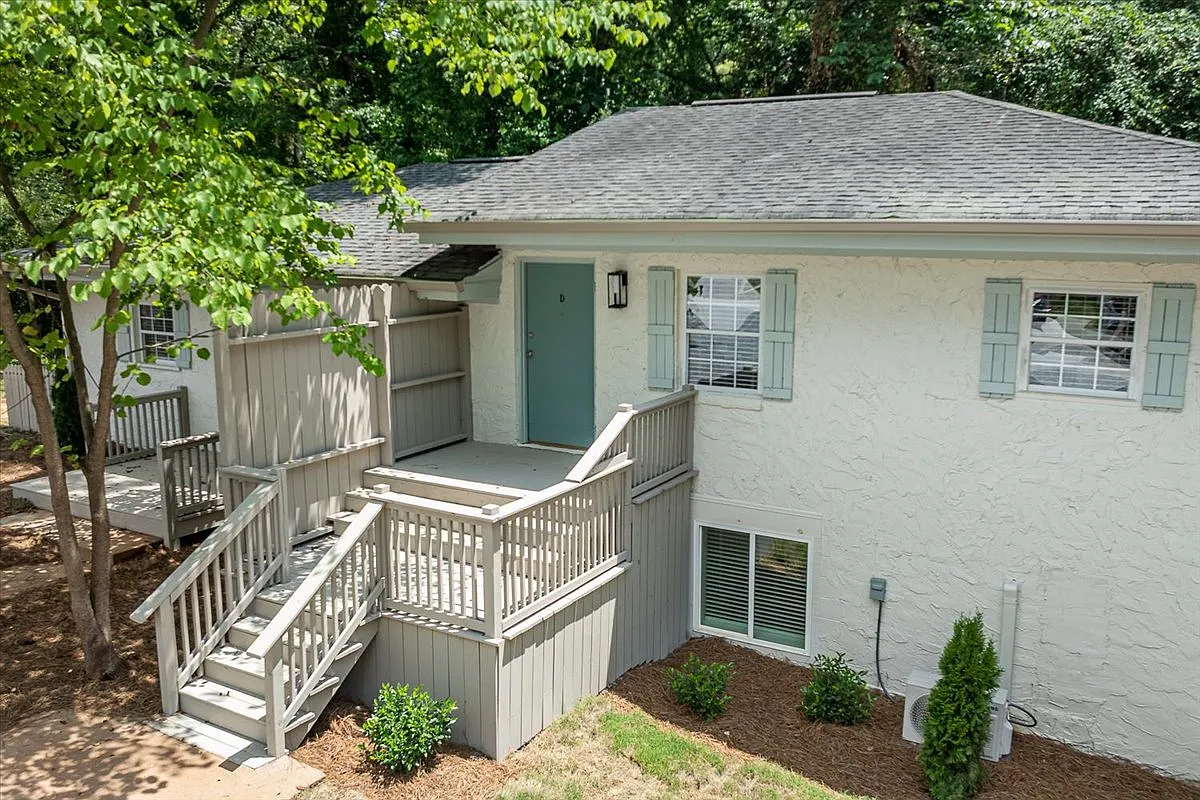 2 bed, 800 sqft, $1,443 — Photo 3