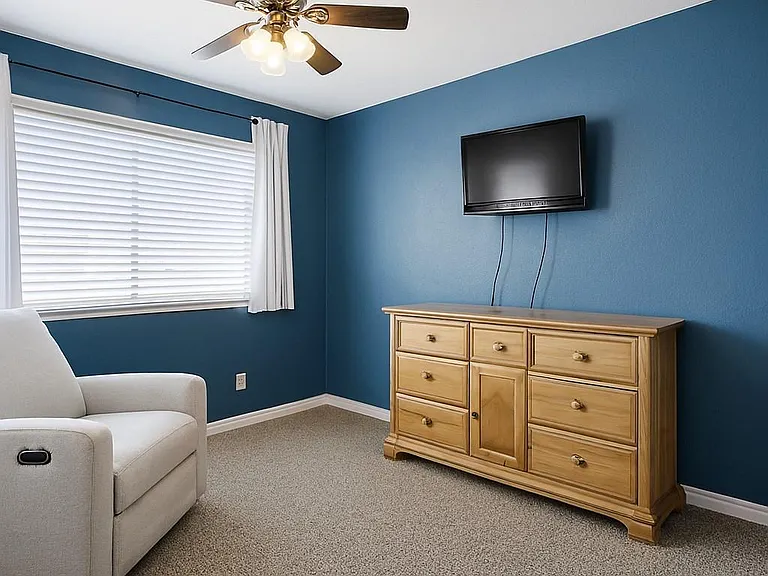 2345 N Clay St #102 — Photo 16