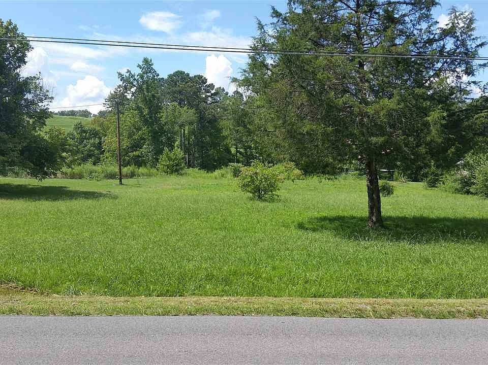 2nd image of 3431 Benton Pike NE