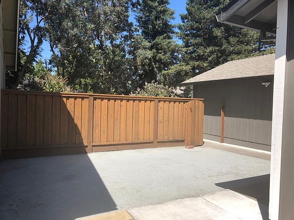 Decomposed granite perfect for outdoor dinners!