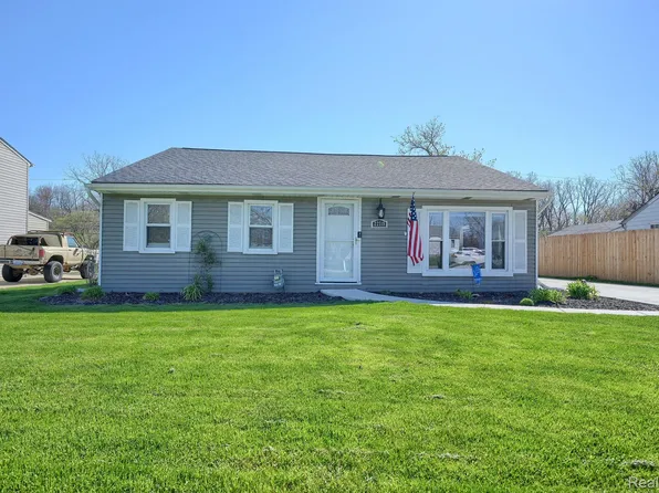 22719 Monterey Dr, Woodhaven, MI 48183
