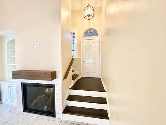 5th image of 213 Parkwood Cir