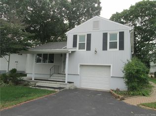 6 Lanyard Ln, Waterford, CT 06385