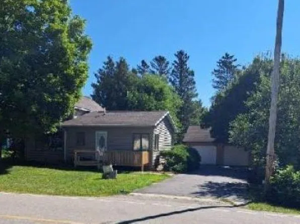 103 1st Ave, Sumner, IA 50674