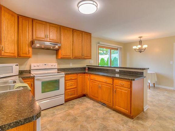 5th image of 6366 Leslie Dr