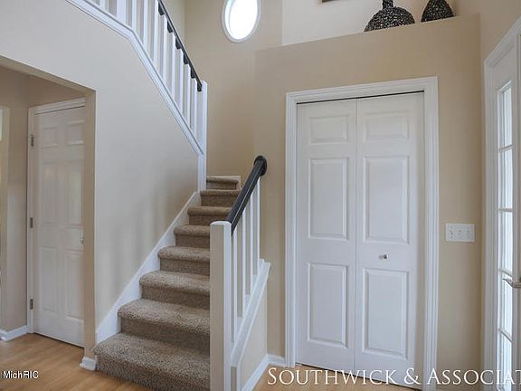 3rd image of 7760 Deer Grove Ct NE