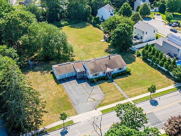 4th image of 3979 Acushnet Ave