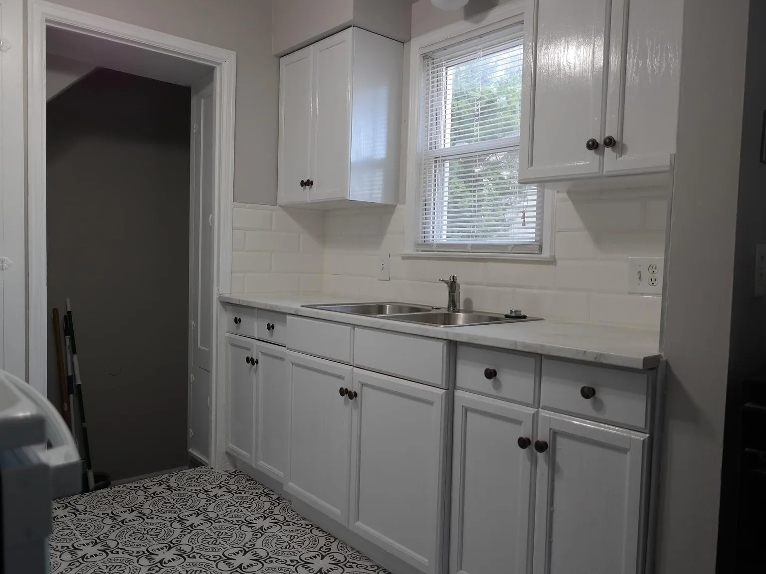 626 E Twelve Mile Rd — Photo 3