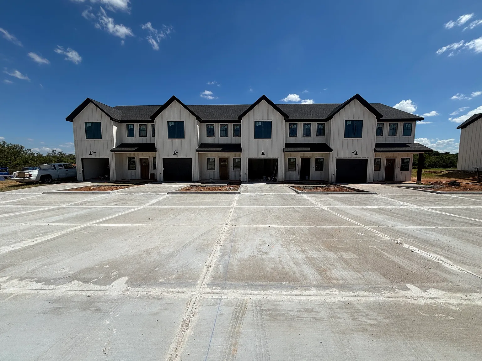 477 Pine Rd — Photo 1