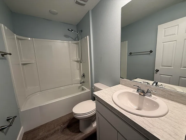 692 SW Hamberland Ave — Photo 16