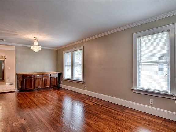 5th image of 18 Budd Ave