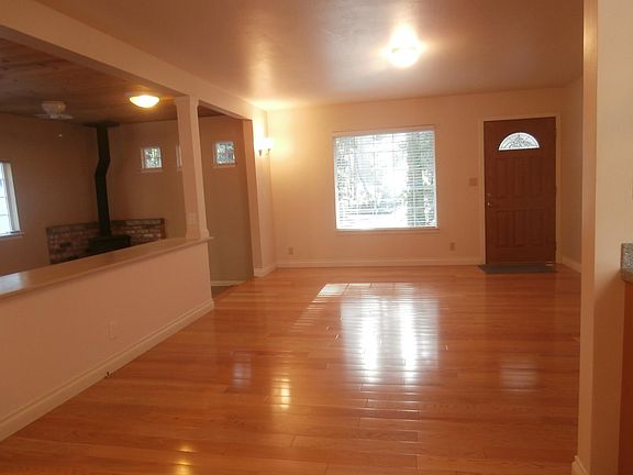 2nd image of 32510 Pearl Dr