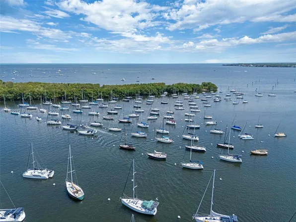 2901 S Bayshore Dr, Miami, FL 33133