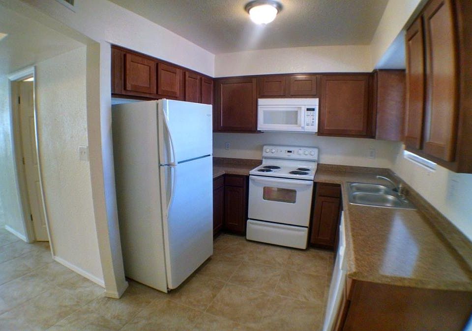 BRAND NEW KITCHEN CABINETS!!
