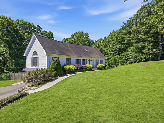 2nd image of 30 Cara Ln