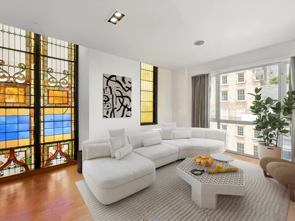 135 West 4th Street 3W image 2 of 11