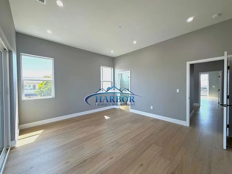 2126 W 238th St — Photo 35