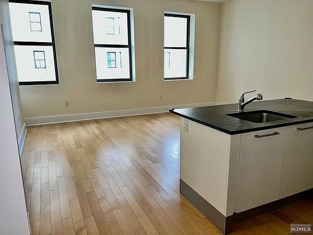 1st image of 4 Beacon Way APT 412