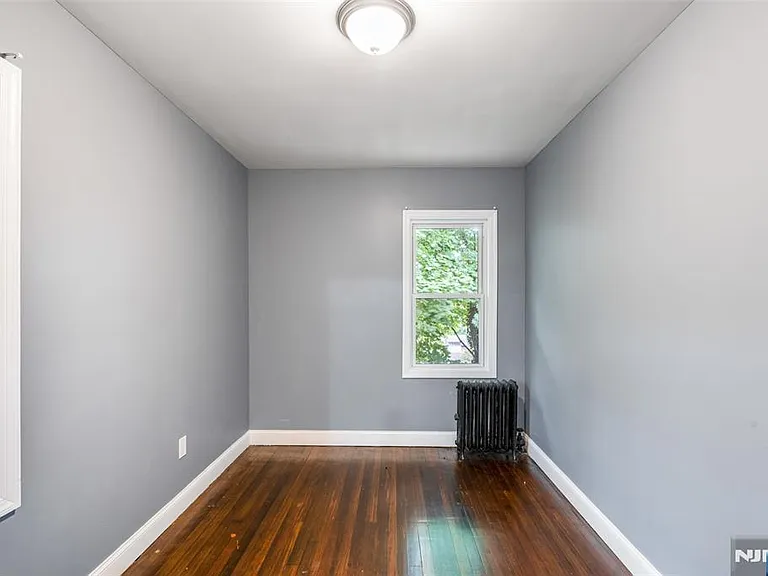 402 Morse Ave #2 — Photo 6