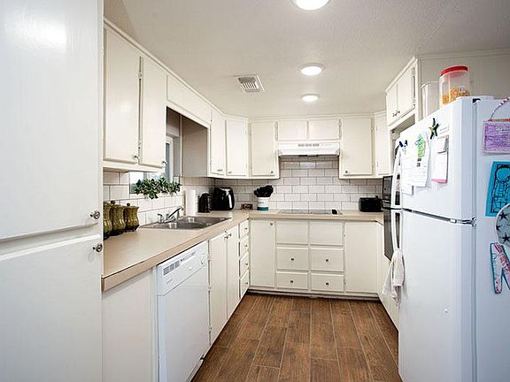 3rd image of 106 N 14th St