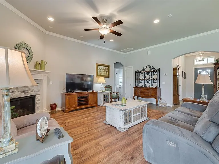 18500 Summer Grove Ave — Photo 8