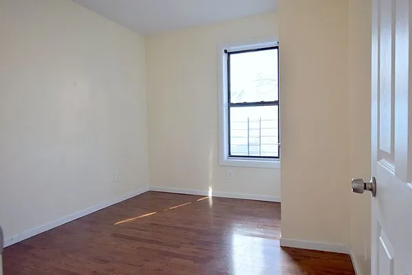 Rented by Uptown Flats LLC | media 7