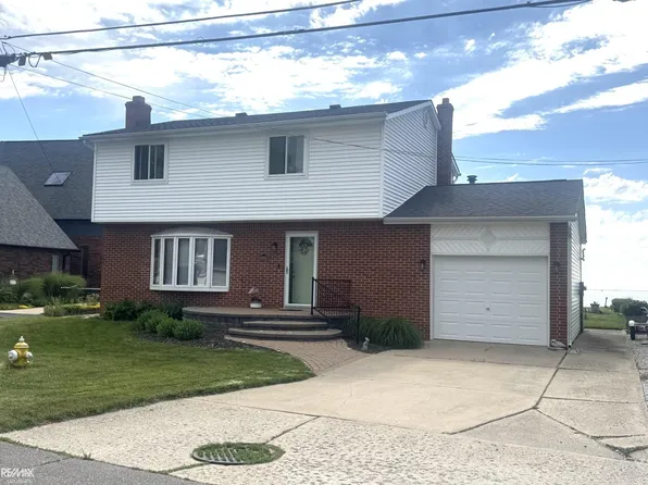 46960 Jans Dr, New Baltimore, MI 48047