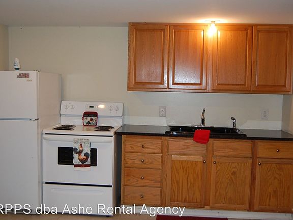 5th image of 1615 Lakeside Dr APT 4