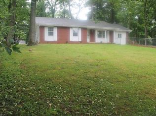 123 Maywood Rd, Hendersonville, NC 28792