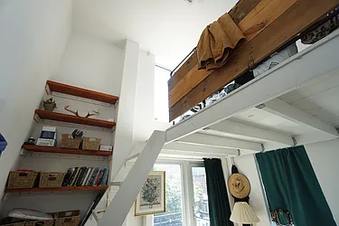 Rented by Rennit Inc.