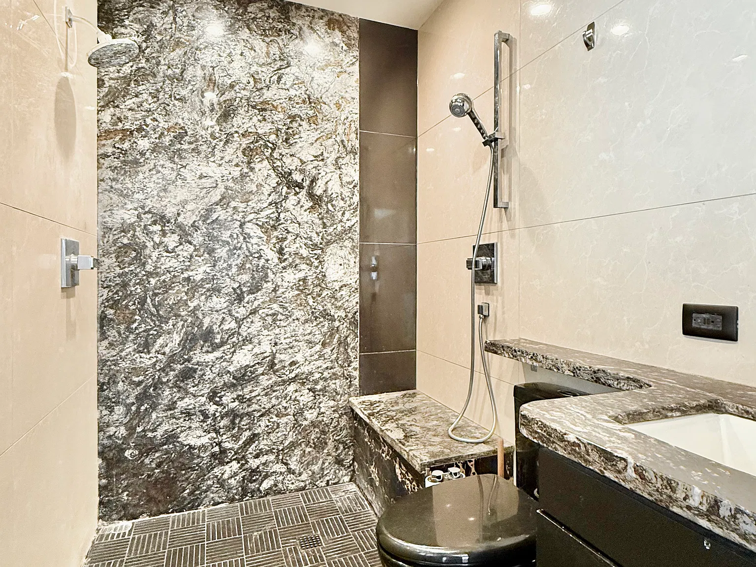 1 bed, 1.5 bath, 1000 sqft, $2,800 — Photo 3