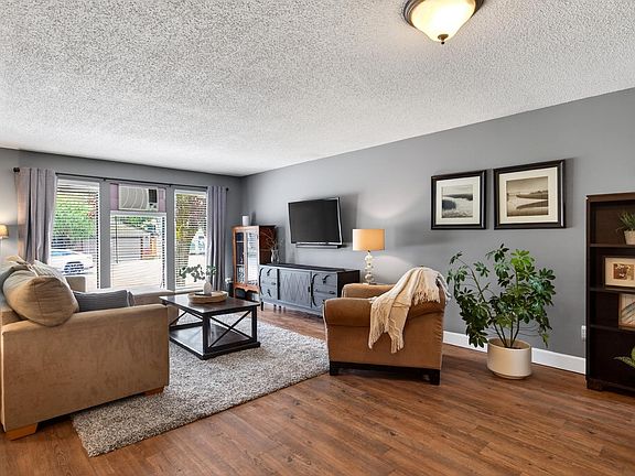 5th image of 2472 Wayburne Cres