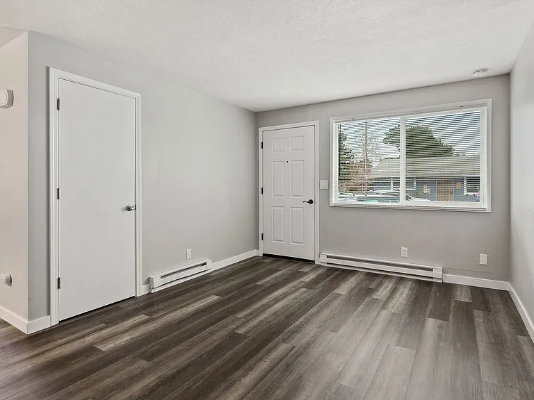 1374 SE Cedar St — Photo 5