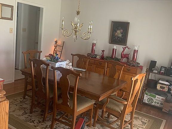 4th image of 208 W Union Dr