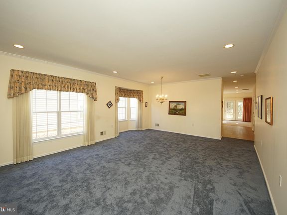 4th image of 11 Honeyflower Ln