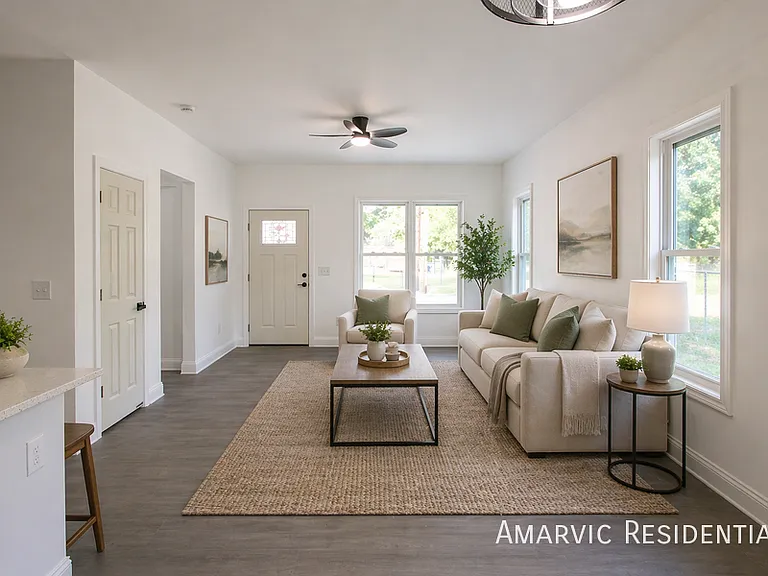 621 Singletary St SE — Photo 2