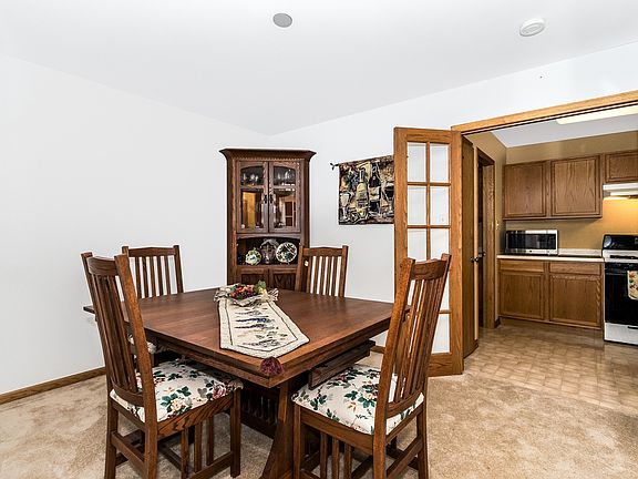 3rd image of 2019 Clover Ln
