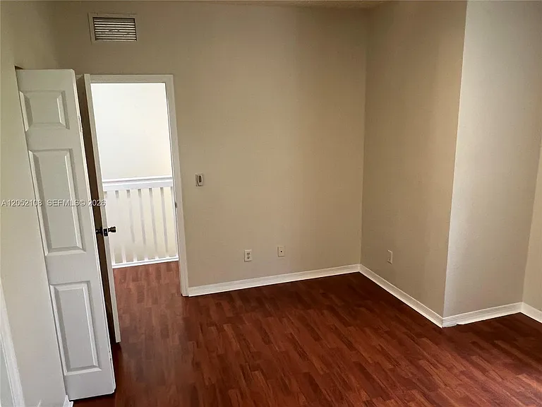 100 SW 15th Ave — Photo 30