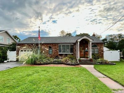 1330 Thompson Drive, Bay Shore, NY, 11706