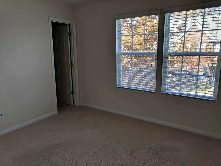 10004 Juniper Trace Dr — Photo 10