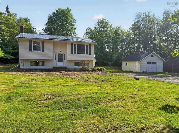 860 Truro Rd, Colchester, NS B6L 6W3