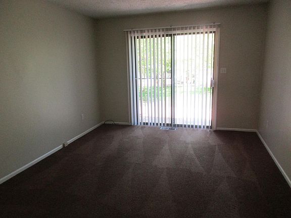 5th image of 301 SE Claremont St APT C