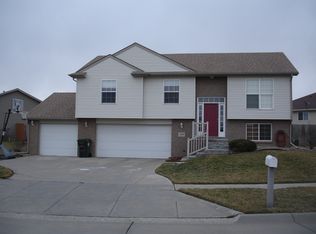 2155 Wesley Dr, Lincoln, NE 68512