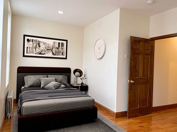 3rd image of 55 Irving Ave #2