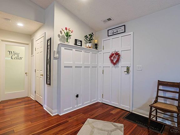 3rd image of 8033 Pinnacle Point Dr APT 201