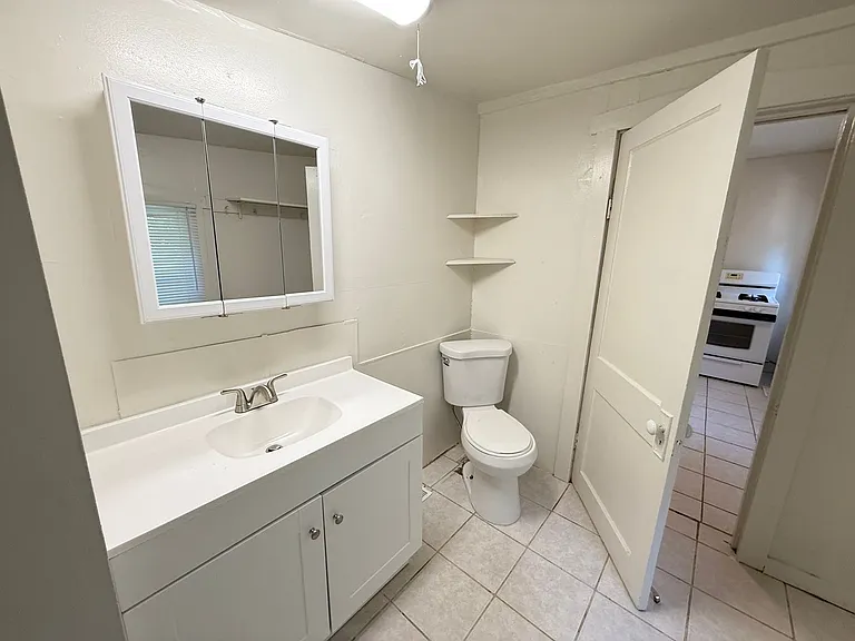 906 Helena Ave — Photo 12