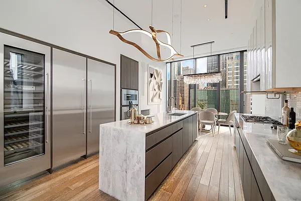 Rented by Societe Real Estate | media 7