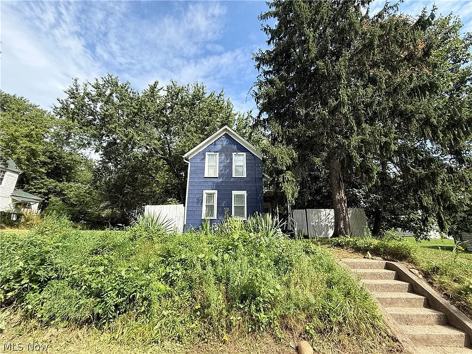 131 W Miller Ave